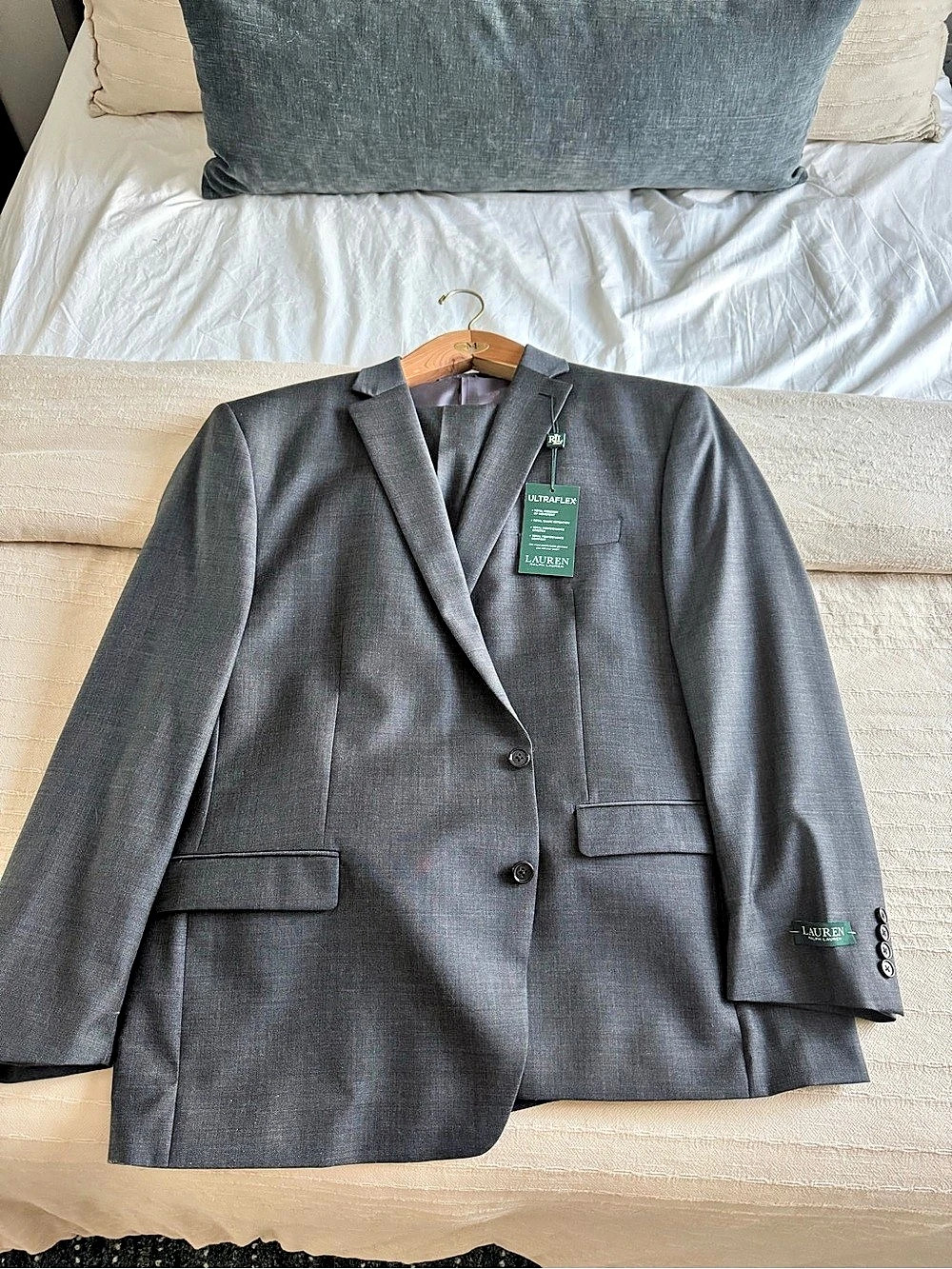Lauren Ralph Lauren UltraFlex Wool Suit Men's Gray Suit